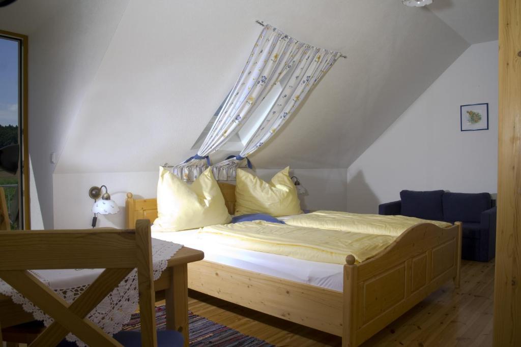 Fruehstueckspension Kleinschuster Burgau الغرفة الصورة